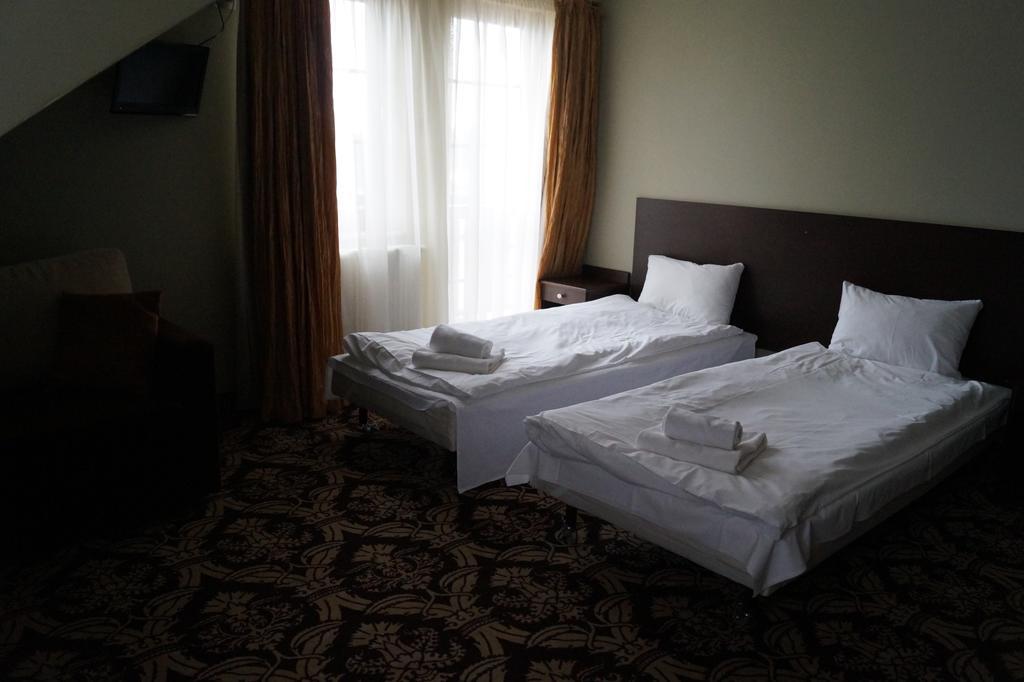Hotel Sloneczny Brzeg Biskupiec  Oda fotoğraf