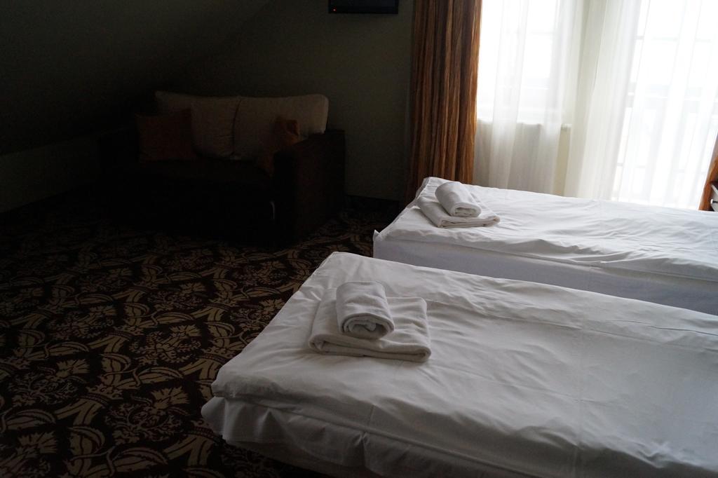 Hotel Sloneczny Brzeg Biskupiec  Oda fotoğraf
